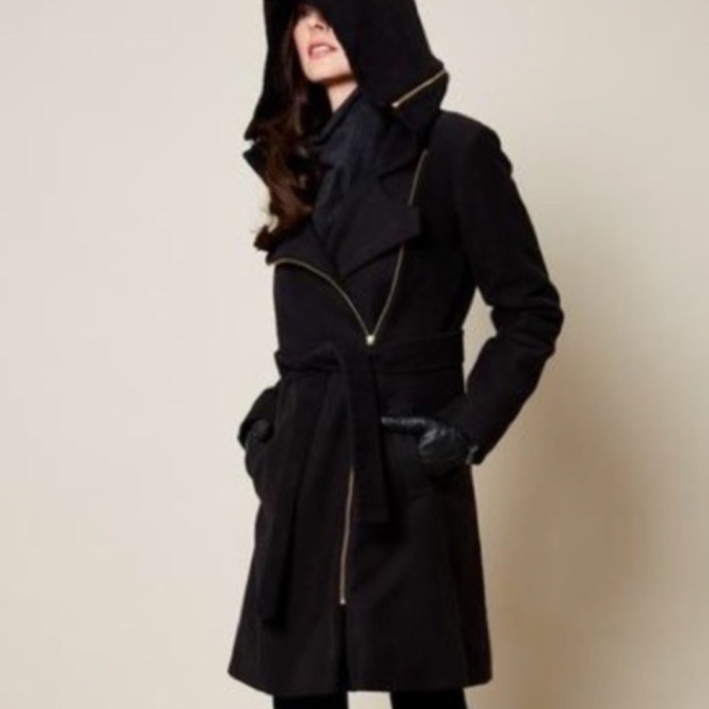 Vaute Couture- Green “Emily” coat! Vegan and made in NYC 💚
